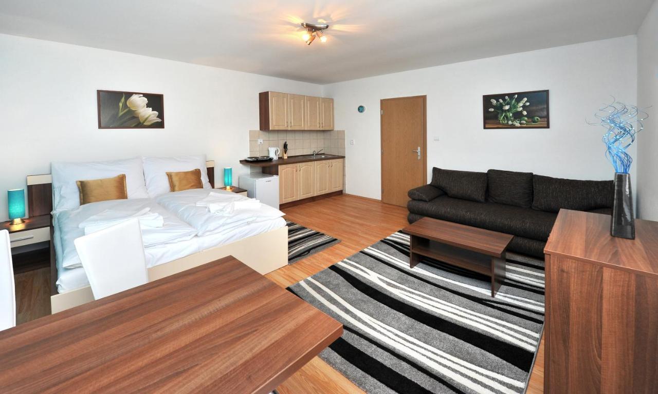 Aplend Vila Julia Vysoke Tatry Room photo